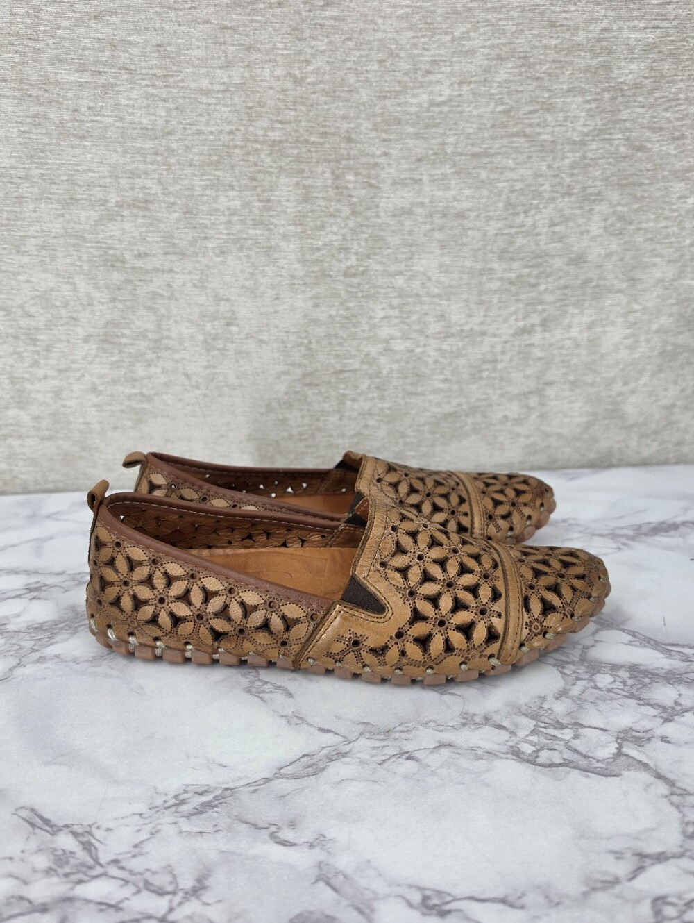 Spring Step Leather Women's Flowerflow Flats Light Brown Laser Cut Floral
